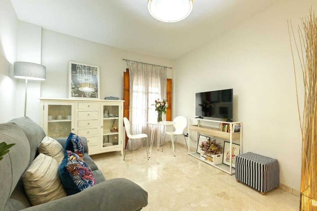 Pajaritos Center Suite By Valcambre Sevilla Eksteriør billede