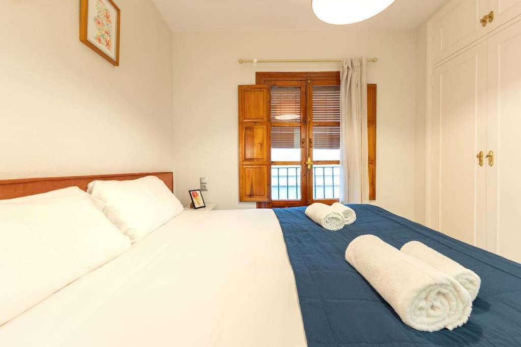 Pajaritos Center Suite By Valcambre Sevilla Eksteriør billede
