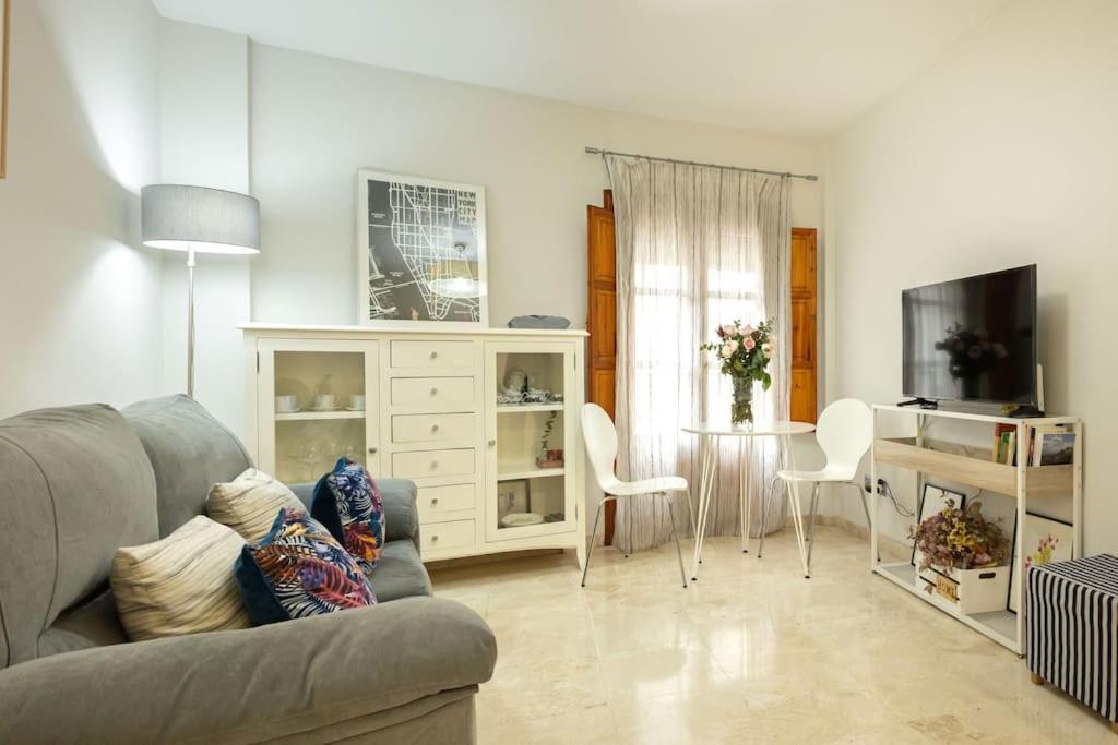 Pajaritos Center Suite By Valcambre Sevilla Eksteriør billede