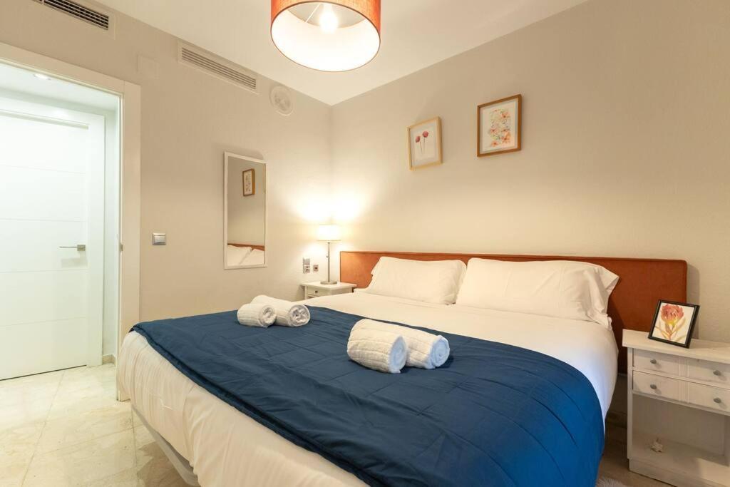 Pajaritos Center Suite By Valcambre Sevilla Eksteriør billede